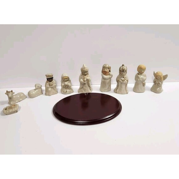 Kirkland's Potter's Garden Christmas 10 Piece Nativity Scene - Picture 3 of 16